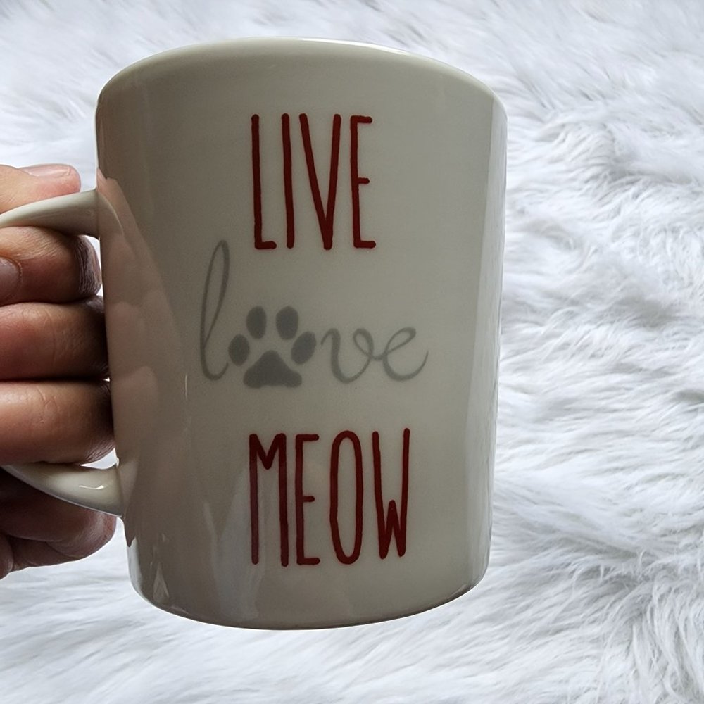 Pfaltzgraff Live love meow cat paw print ceramic coffee mug